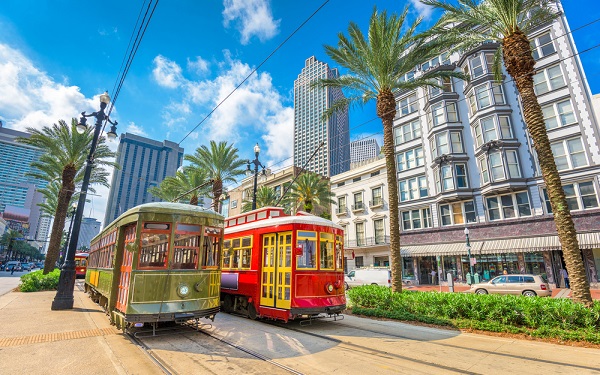 New,Orleans,,Louisiana,,Usa,Street,Cars.