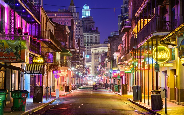 New,Orleans,,Louisiana,-,May,10,,2016:,Bourbon,Street,In