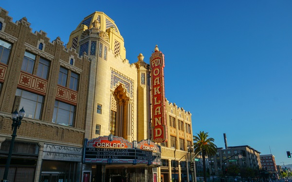 Oakland,,California,--,April,13,,2019:,The,Morning,Sun,Rises